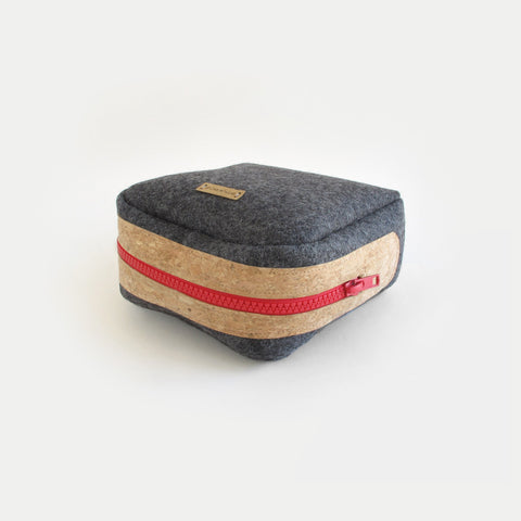 Accessoiretas voor kabels enz. | gemaakt van vilt en kurk | antraciet-rood
