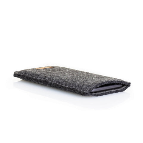 Telefoonhoesje voor Fairphone 6 | van vilt en biologische katoen | antraciet - tracks | Model "LET"
