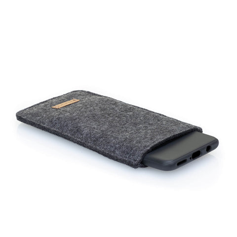 Handytasche für Samsung Galaxy A37 aus anthrazit Filz und Baumwolle, mit präziser Verarbeitung und nachhaltigen Materialien.