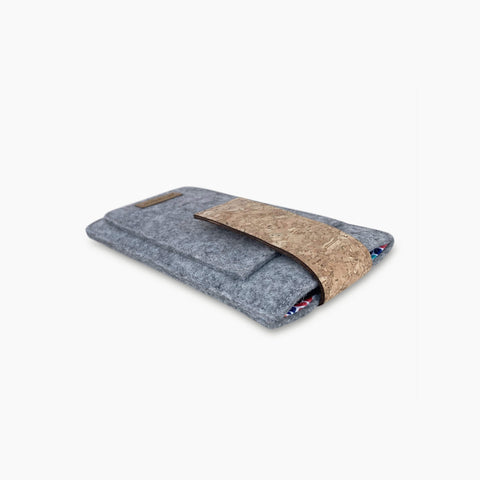 Handytasche für Google Pixel 10 in hellgrau mit Magnetverschluss aus Kork, stilvoll und nachhaltig.