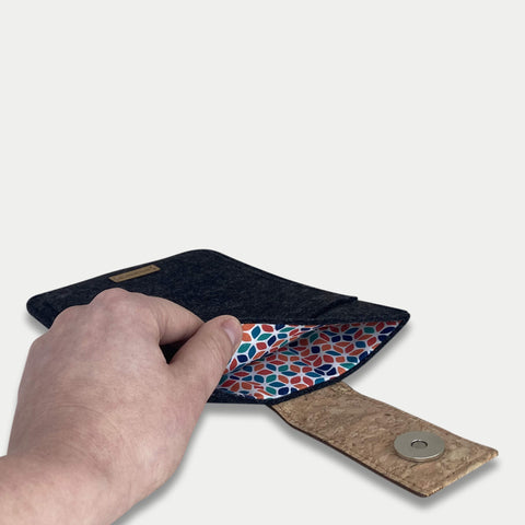 Hoes voor Kindle Colorsoft 1e Gen | met magnetische sluiting en extra vak | antraciet - Kleurrijk | Model "HAKA"