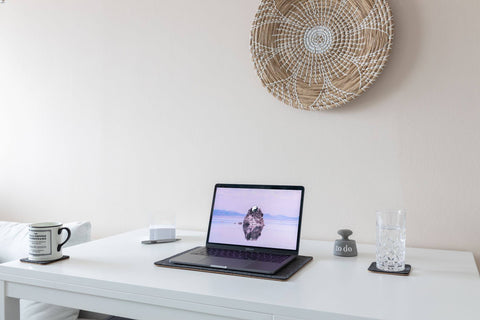 Onderlegger voor MacBooks van vilt en kurk | 26x38cm | antraciet