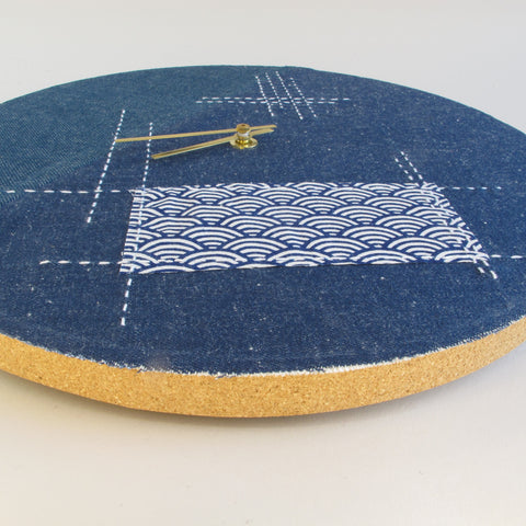 Wanduhr Wabi Sabi Denim rond 30 cm | Denim - goud | Ontwerp: Tokio
