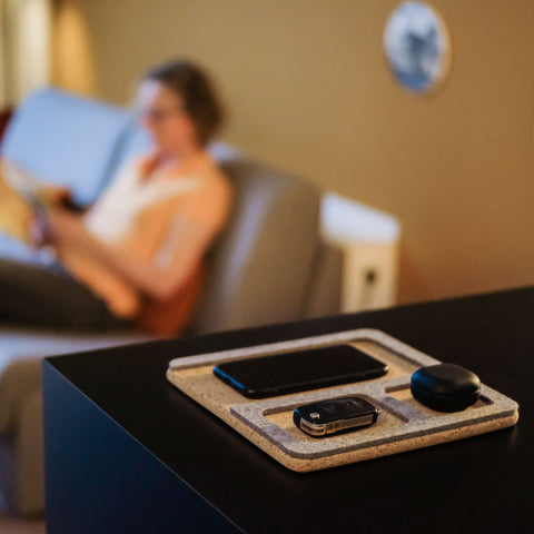 Organizer voor telefoon, sleutels, sieraden & co. | gemaakt van vilt en kurk | antraciet