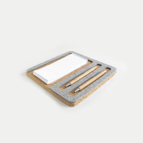 Organizer voor telefoon, notitieblok & pennen | gemaakt van vilt en kurk | lichtgrijs
