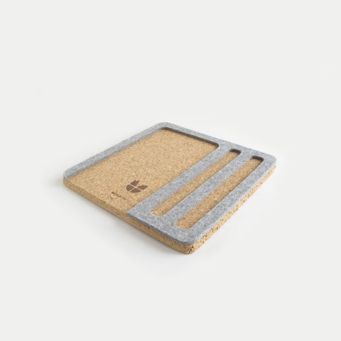 Organizer voor telefoon, notitieblok & pennen | gemaakt van vilt en kurk | lichtgrijs