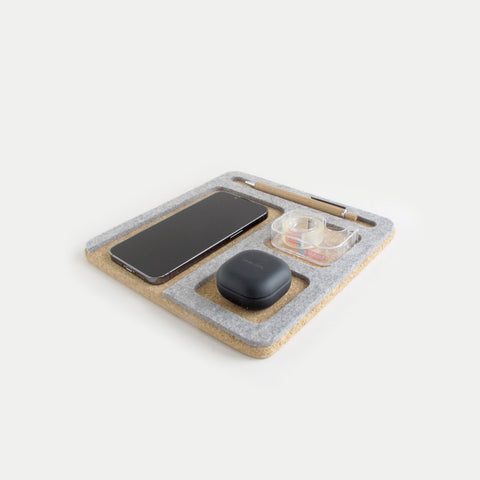 Organizer voor mobiele telefoons, notitieblokken, pennen, sleutels, enz. | gemaakt van vilt en kurk | lichtgrijs