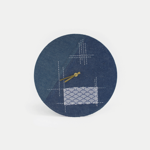 Wanduhr Wabi Sabi Denim rond 30 cm | Denim - goud | Ontwerp: Tokio