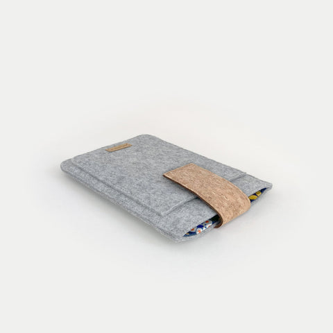 Hoes voor PocketBook Verse Lite | met magnetische sluiting en extra vak | lichtgrijs - Bloom | Model "HAKA"