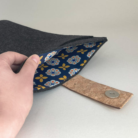 Tas voor Dynabook Tecra | met magnetische sluiting en extra vak  | antraciet - Bloom | Model "HAKA"