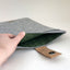 Case voor MacBook Pro M3 14.2 | met magnetische sluiting en extra vak  | lichtgrijs - strepen | Model "HAKA"