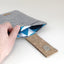 Hoes voor reMarkable Paper Pro | met magnetische sluiting en extra vak | lichtgrijs - Shapes | Model "HAKA"