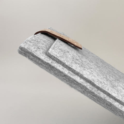 Hoes voor Asus Vivobook 13 Slate | met magnetische sluiting en extra vak  | lichtgrijs - sporen | Model "HAKA"