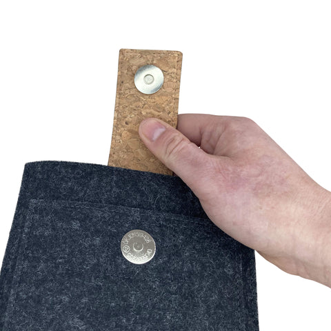 Op maat gemaakte eReader-hoes | met magnetische sluiting en extra vak | antraciet - Bloom | Model "HAKA"