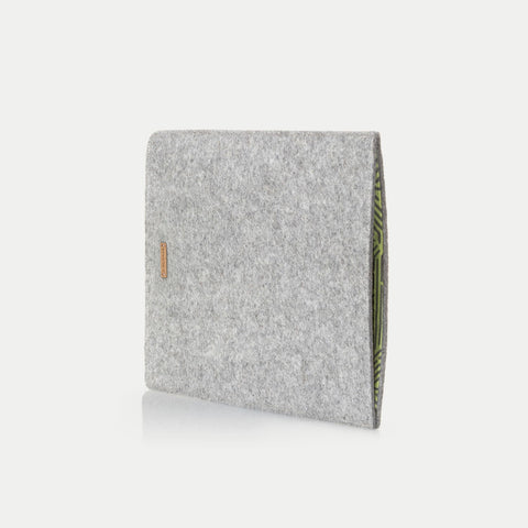 Hoesje voor MacBook Air M3 13 | gemaakt van vilt en biologisch katoen | lichtgrijs - strepen | Model "LET"