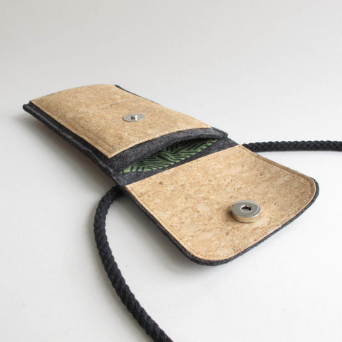 Schoudertas voor Fairphone 3 | gemaakt van vilt en biologisch katoen | antraciet - strepen | Model KEDJA