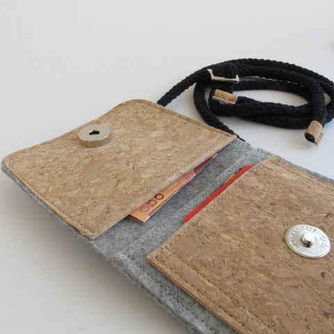 Schoudertas voor Fairphone 3 | gemaakt van vilt en biologisch katoen | lichtgrijs - strepen | Model KEDJA