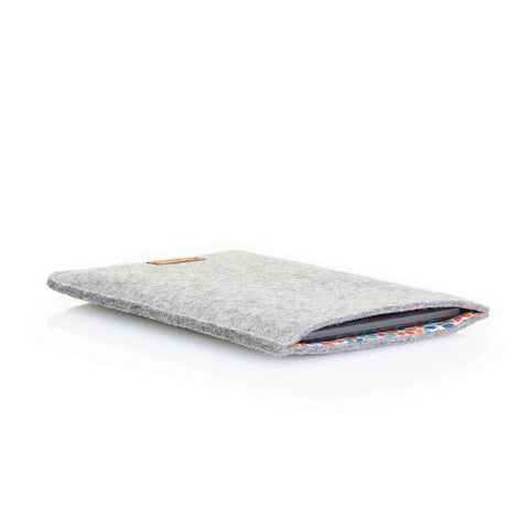 Kindle Scribe-hoesje | gemaakt van vilt en biologisch katoen | lichtgrijs - kleurrijk | Model "LET"