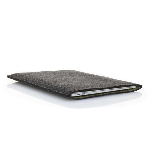 Hoesje voor MacBook Pro 16 | gemaakt van vilt en biologisch katoen | antraciet - strepen | Model "LET"