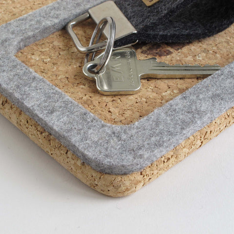 Organizer voor telefoon, sleutels, sieraden & co. | gemaakt van vilt en kurk | lichtgrijs