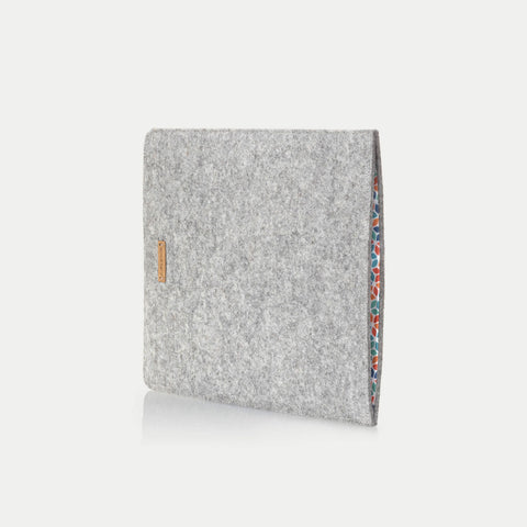 Hoesje voor Surface Pro 6 | gemaakt van vilt en biologisch katoen | lichtgrijs - kleurrijk | Model "LET"