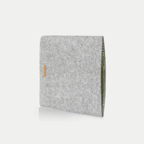 Hoesje voor Surface Pro 7 | gemaakt van vilt en biologisch katoen | lichtgrijs - strepen | Model "LET"