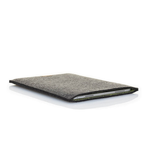 Case voor iPad Mini - 5e generatie | gemaakt van vilt en biologisch katoen | antraciet - strepen | Model "LET"