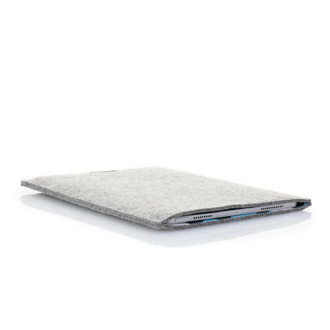 Hoesje voor Surface Pro 8 | gemaakt van vilt en biologisch katoen | lichtgrijs - vormen | Model "LET"