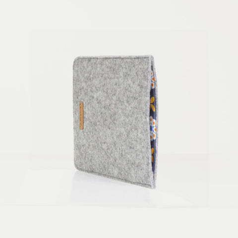 Hoes voor PocketBook InkPad Lite | gemaakt van vilt en biologisch katoen | lichtgrijs - bloei | Model "LET"